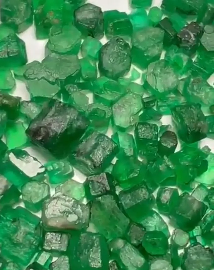 200 Carat Raw Emerald Stones