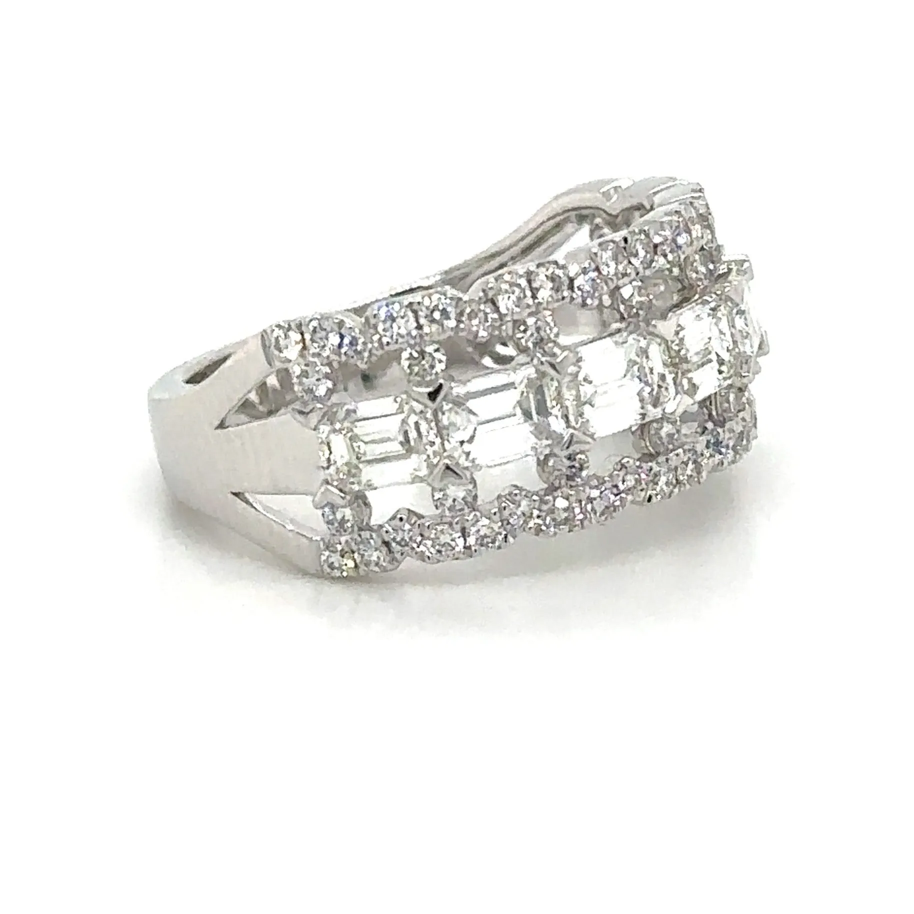 2.26ct tw Emerald and Round Cut Diamond Ring