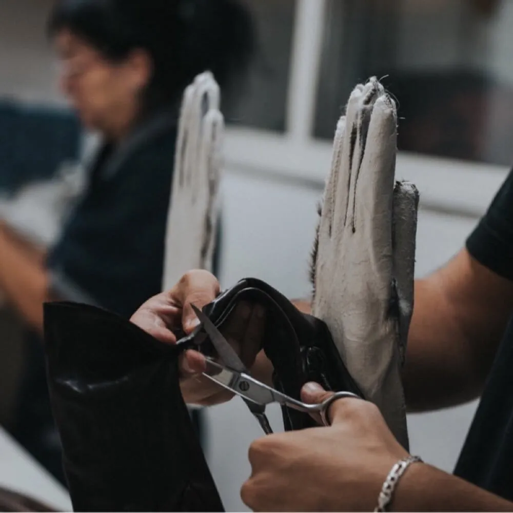 Alessa (oxblood) - classic Italian lambskin leather driving gloves
