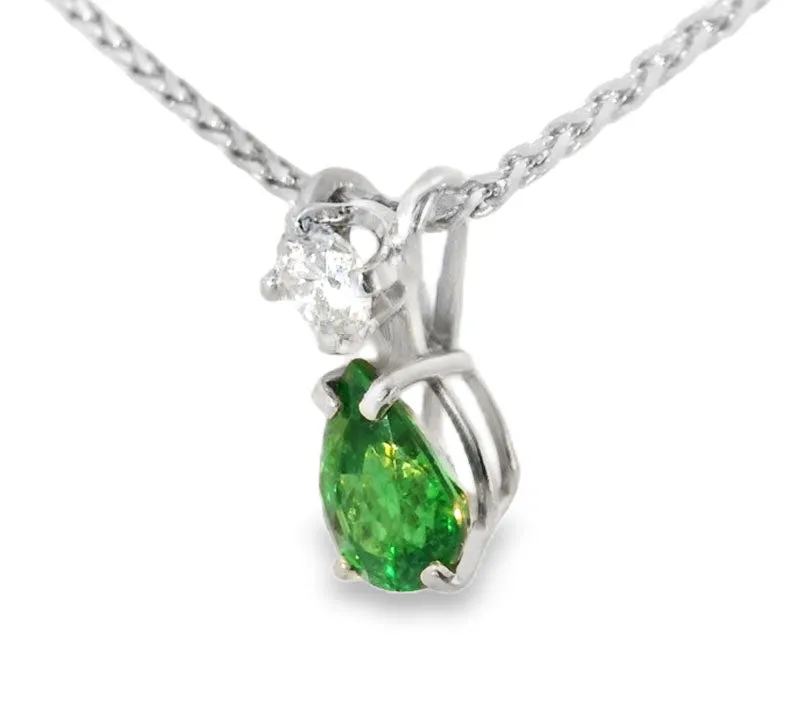 Beautiful 14K White Gold Pear Emerald Diamond Drop Pendant Necklace