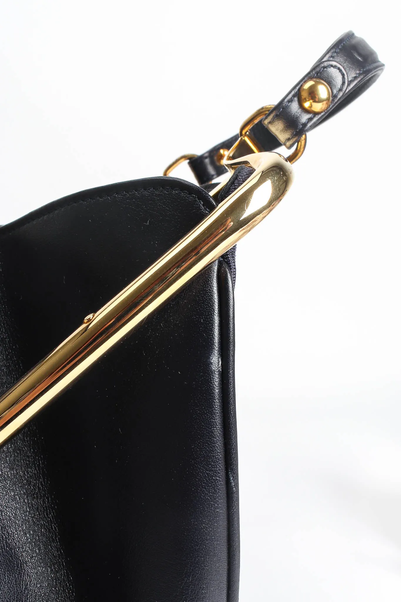 Caravel Velvet Chain Motif Bag