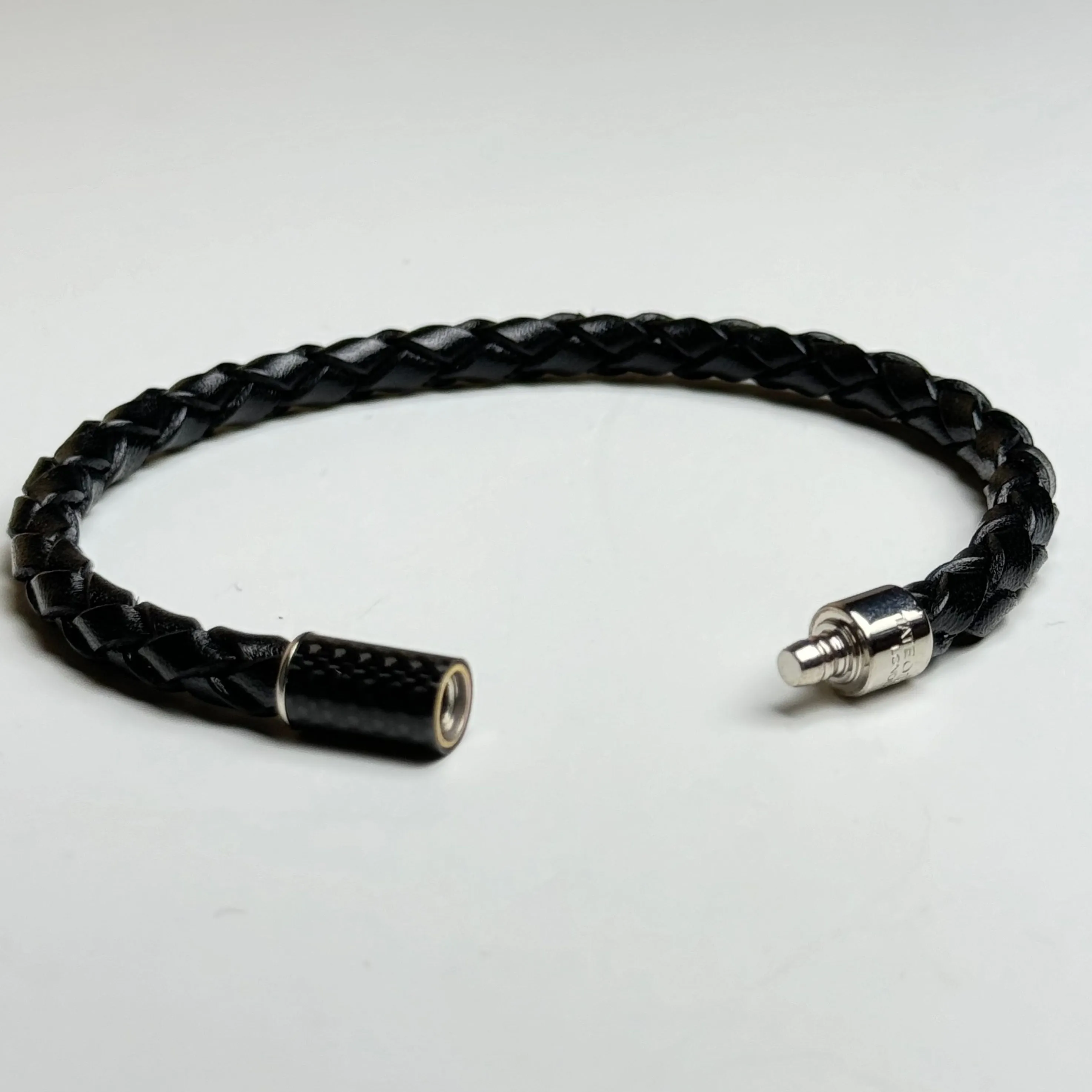 Carbon Pop with Black Leather and Black Alutex