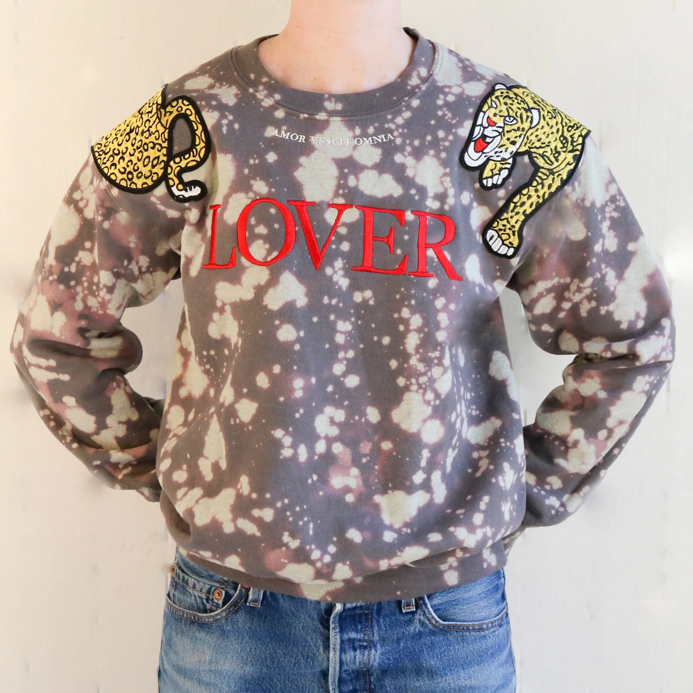 COURAGEOUS LOVER CREWNECK