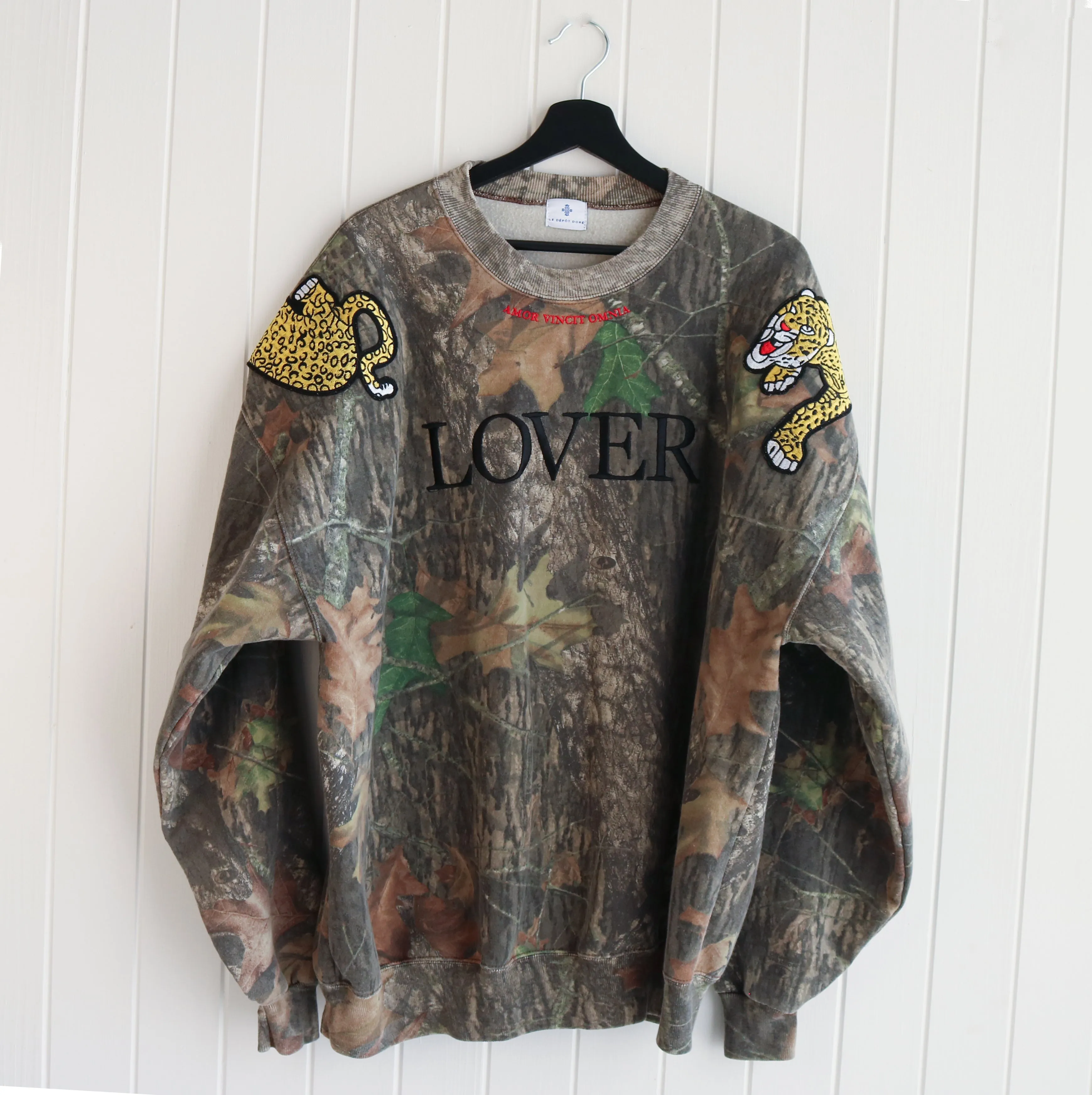 COURAGEOUS LOVER CREWNECK