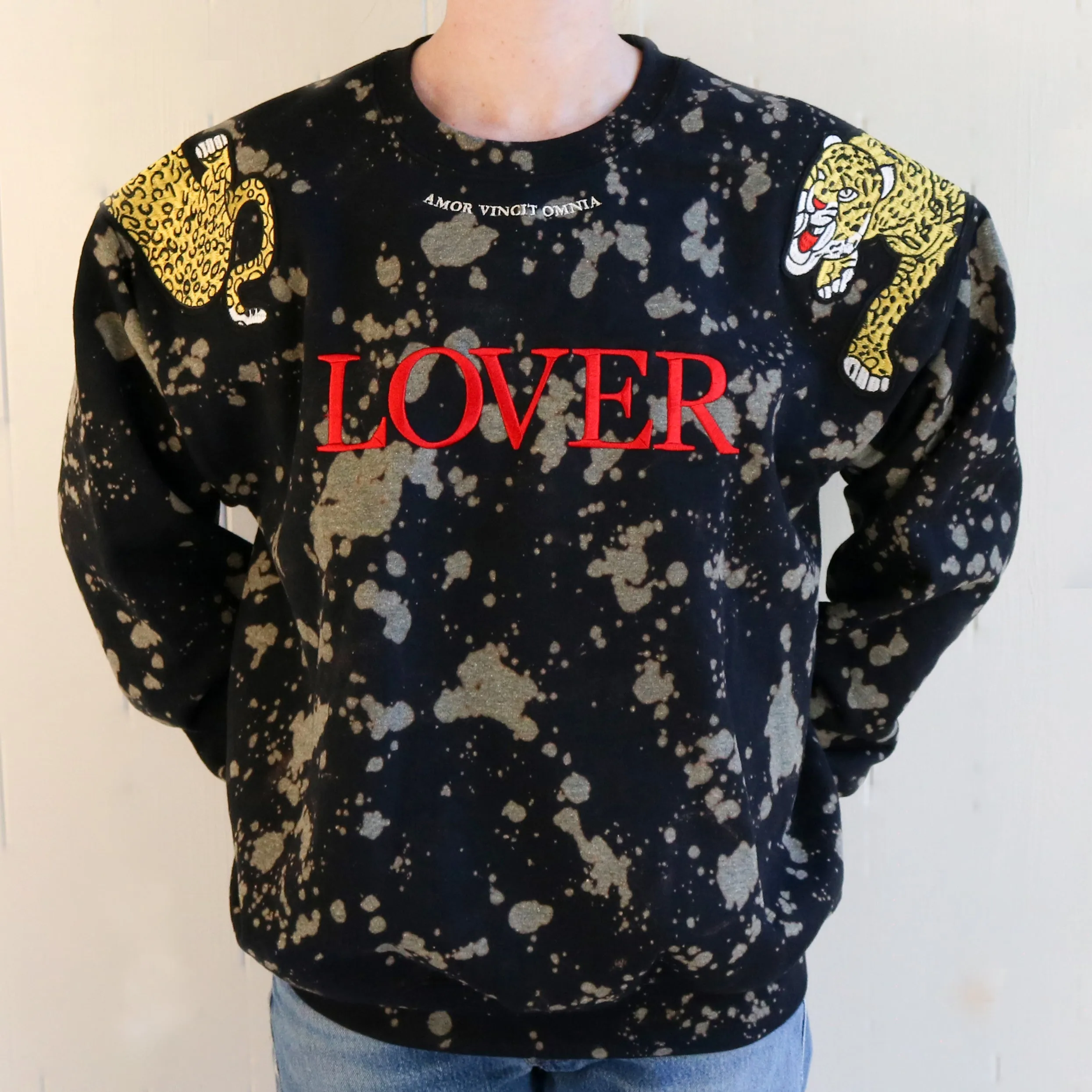 COURAGEOUS LOVER CREWNECK