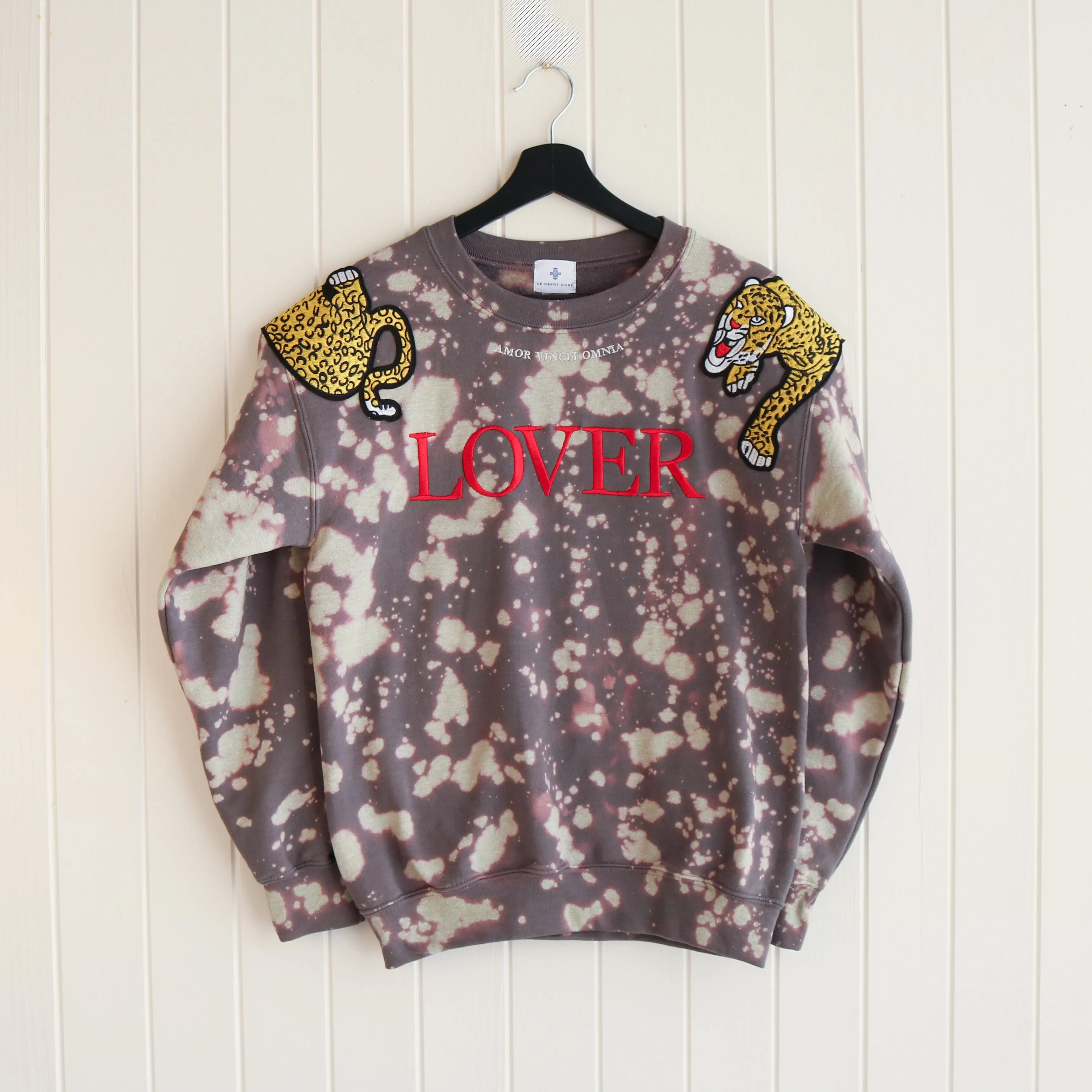 COURAGEOUS LOVER CREWNECK