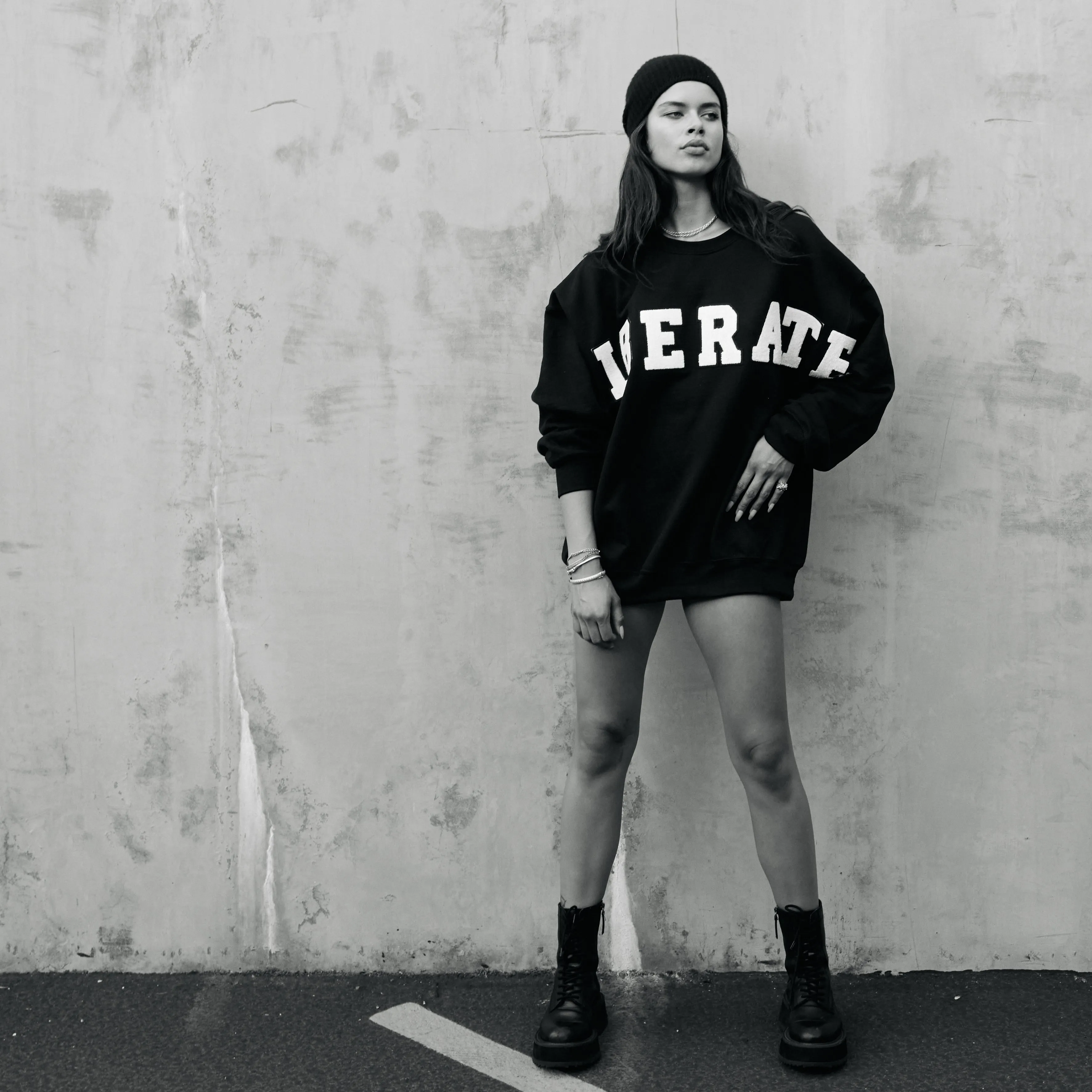 LIBERATE CREWNECK