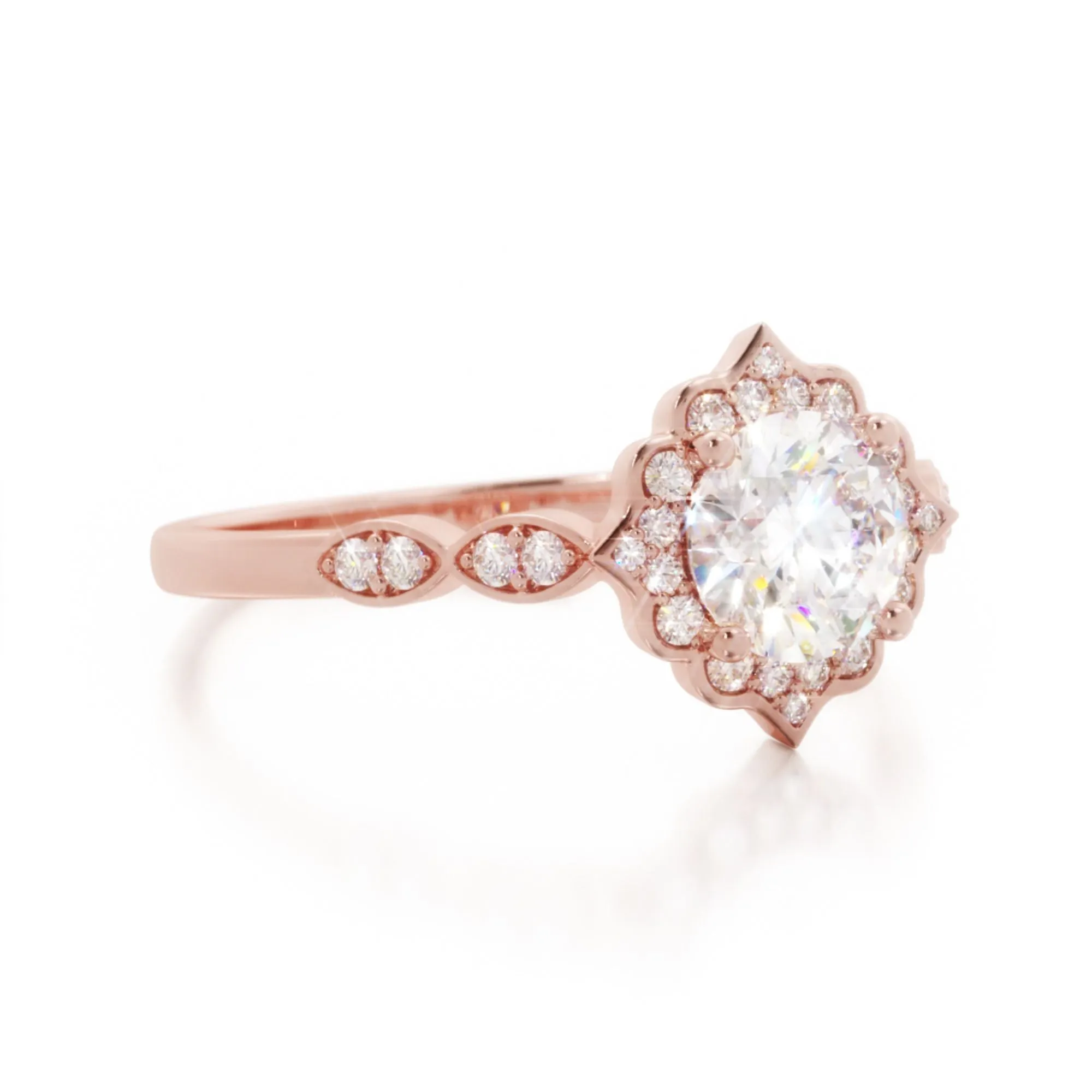 Licht Decorative Halo Natural Round  Diamond Engagement Ring