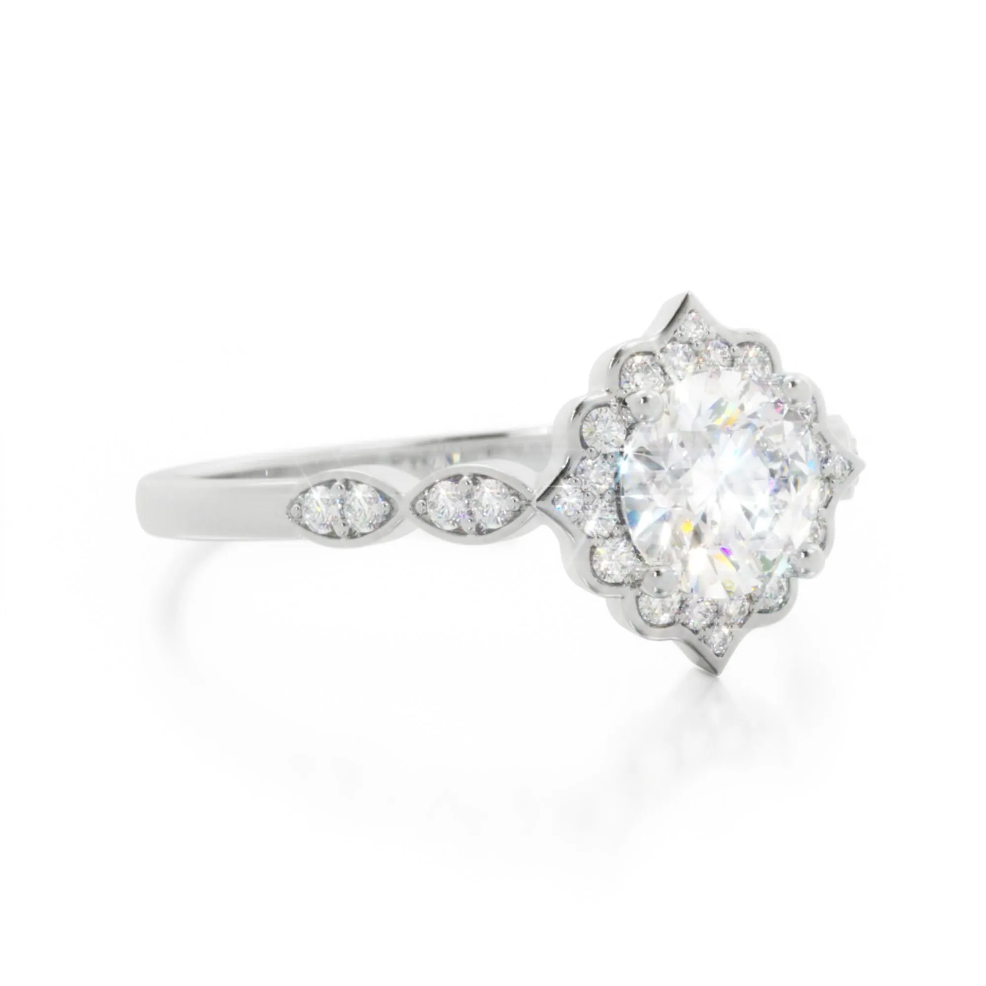 Licht Decorative Halo Natural Round  Diamond Engagement Ring