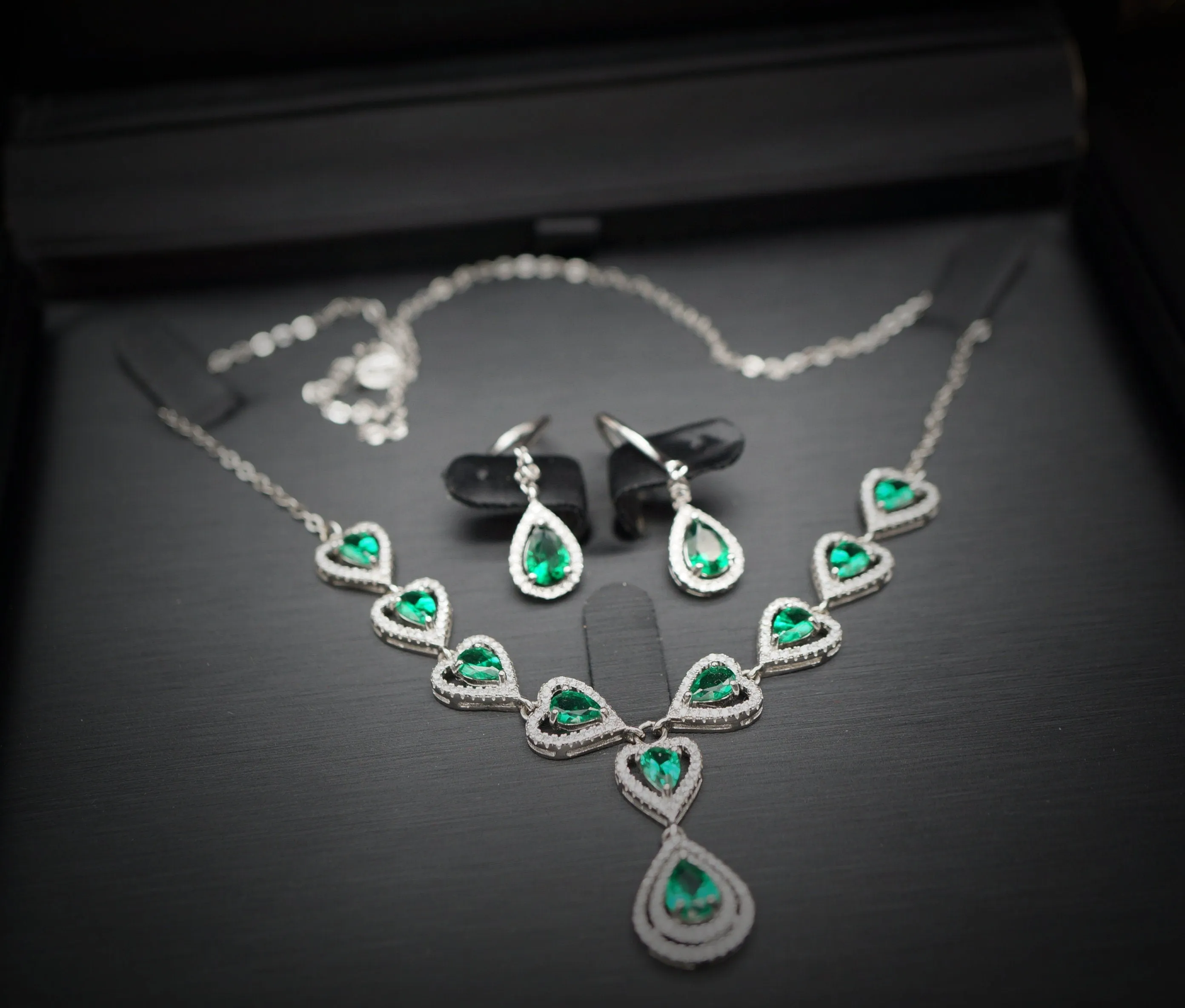 Luxury Emerald Necklace - Bridal Emerald Jewelry - Wedding Teardrop Emerald Necklace Set
