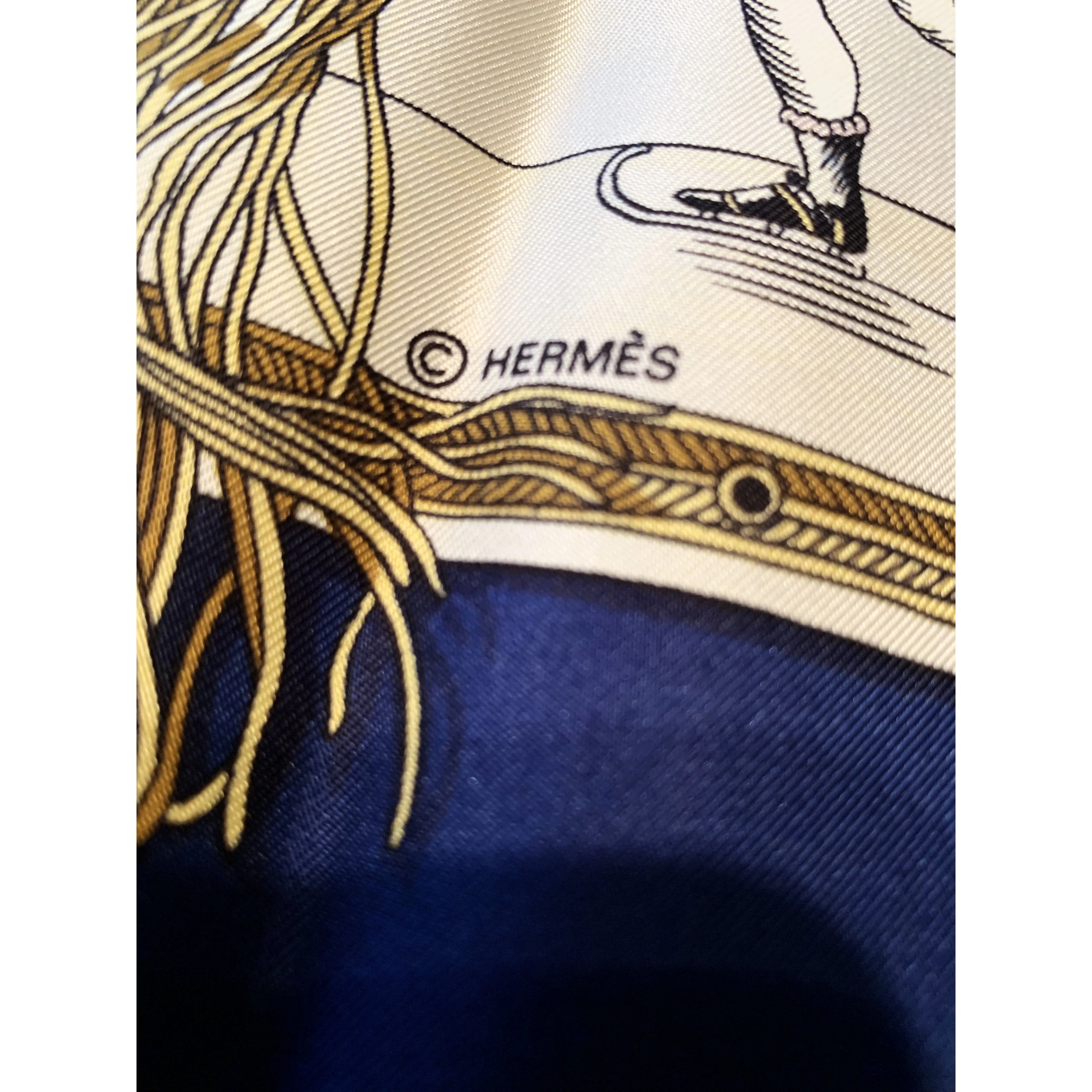 New in box Vintage Hermès Scarf Plaisirs Du Froid winter