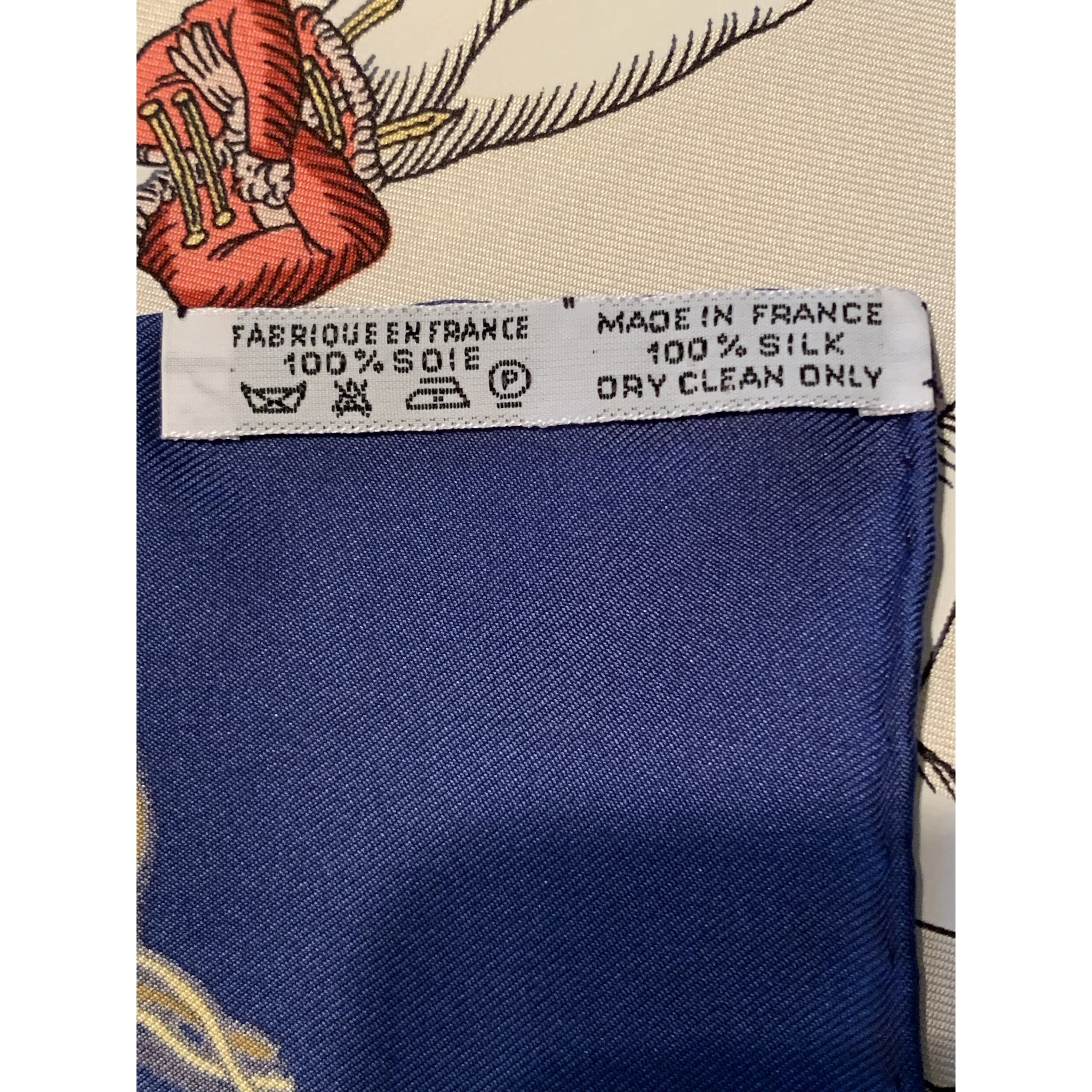 New in box Vintage Hermès Scarf Plaisirs Du Froid winter