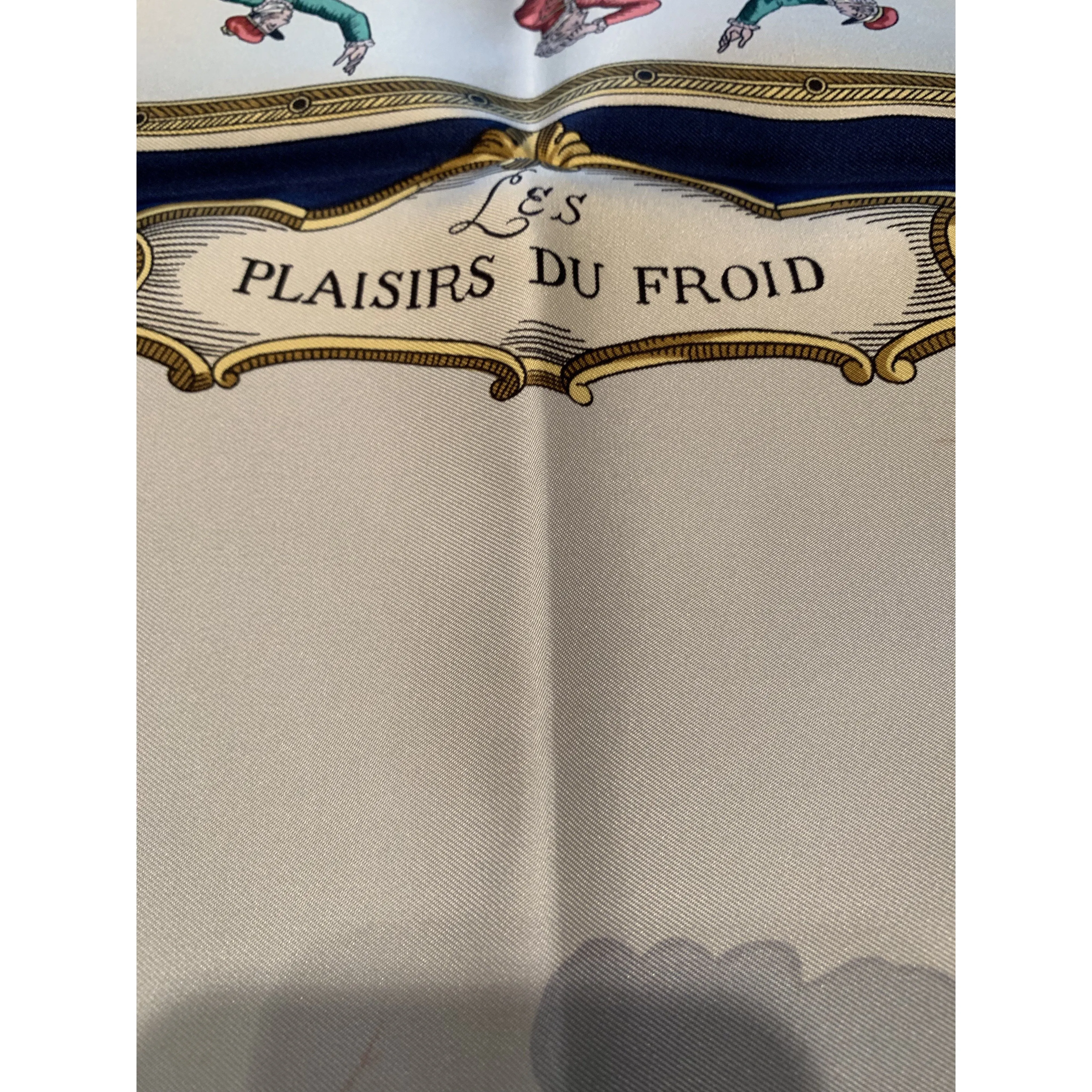 New in box Vintage Hermès Scarf Plaisirs Du Froid winter
