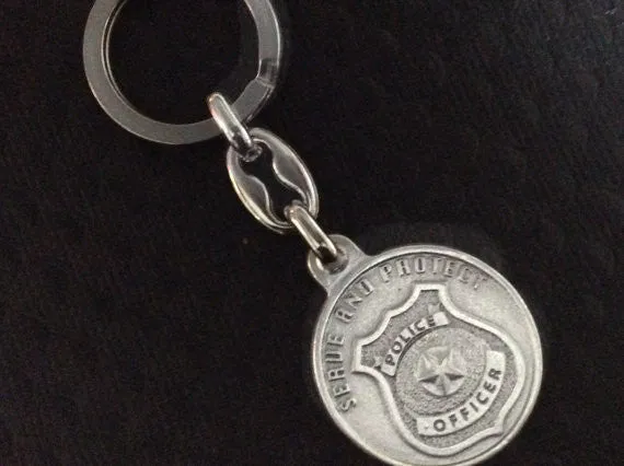 Serenity Prayer Serve and Protect Keychain Medal Silver Key Ring Protection Police Officer Gift Inspirational Jewelry