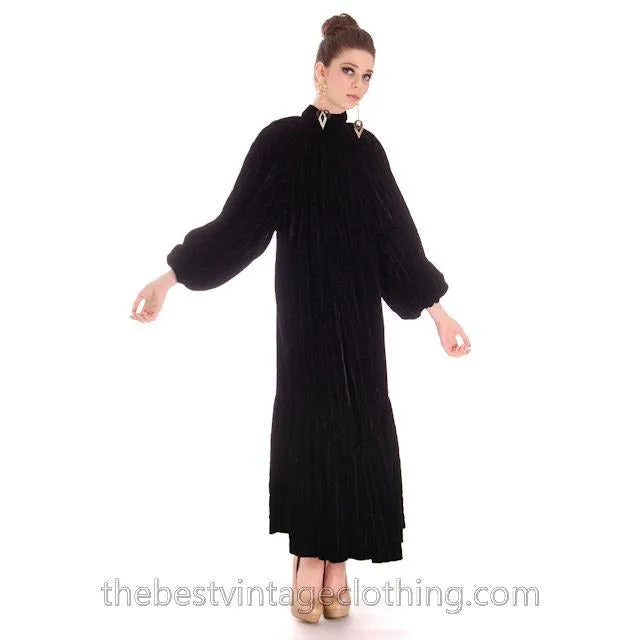 Stunning 1970s Vuokko Suomi Finland Black & Blue Velvet Gown 1930s Style S-L