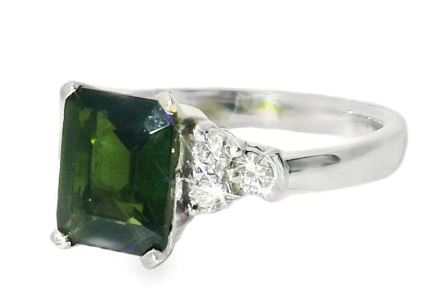 Stunning Estate 14K White Gold Green Tourmaline Diamond Cocktail Ring