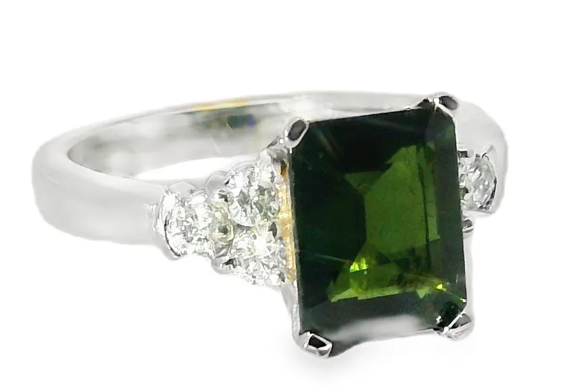 Stunning Estate 14K White Gold Green Tourmaline Diamond Cocktail Ring