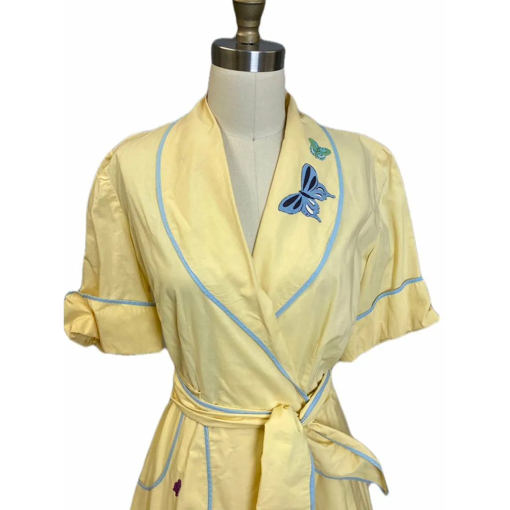 Vintage 1940s Yellow Cotton Wrap Robe Housecoat Blue Butterfly Applique M