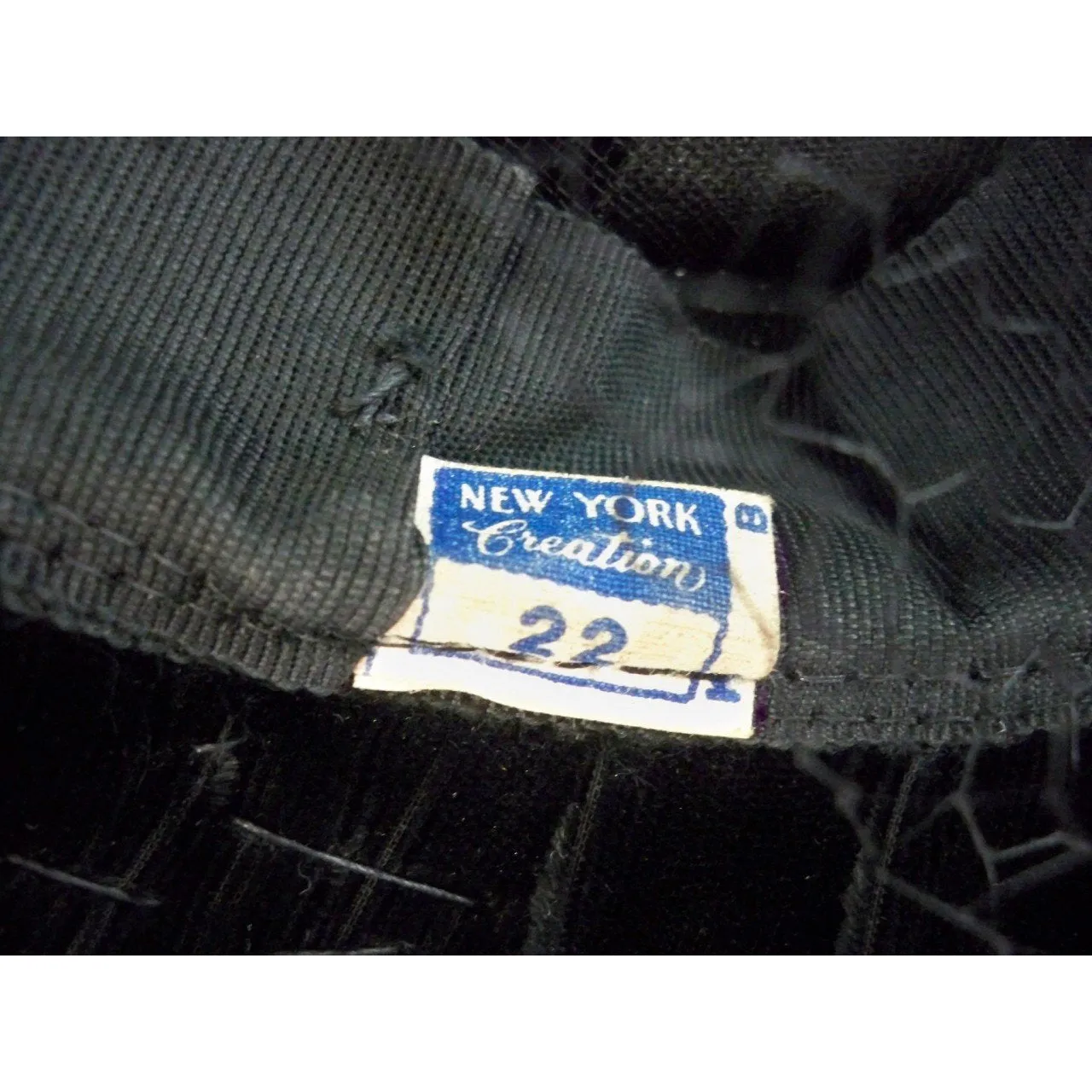 Vintage Black Widow Ladies Hat Velvet Wide Brim Full Veil 1940s