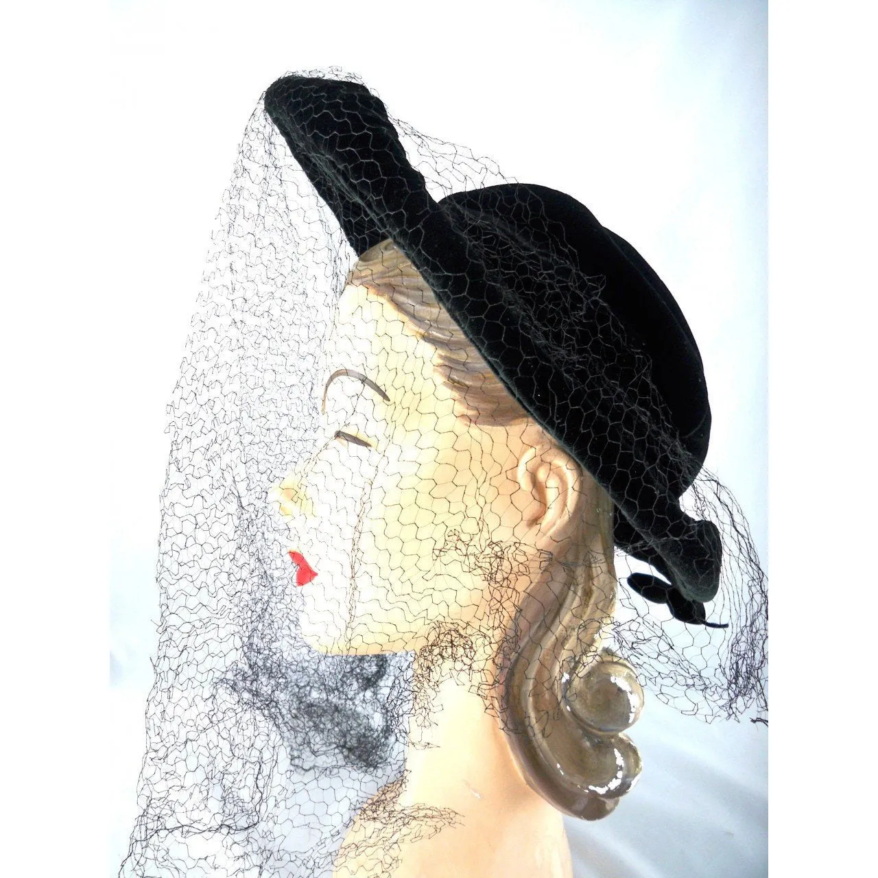 Vintage Black Widow Ladies Hat Velvet Wide Brim Full Veil 1940s