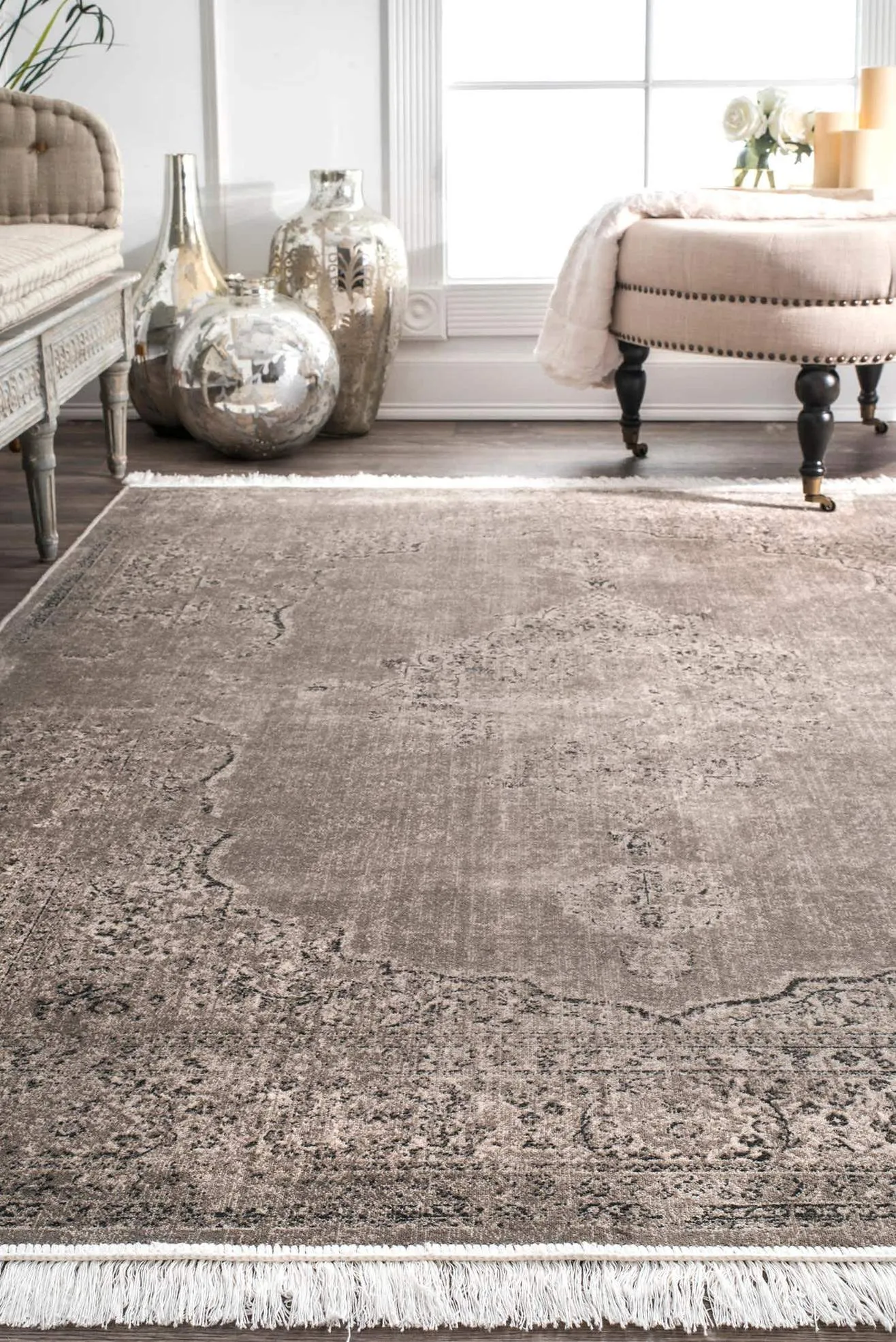 VINTAGE MEDALLION CANTRELL FRINGE RUG
